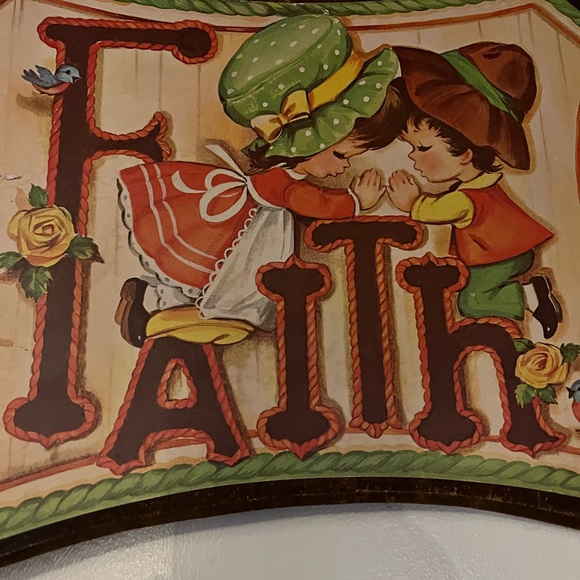 Vintage! 1960’s Wall Decor - Picture 7 of 7